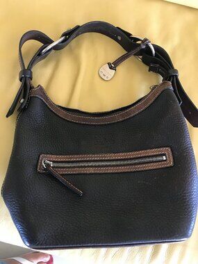 dooney & bourke handbag. VINTAGE. Super condition. 12 inches